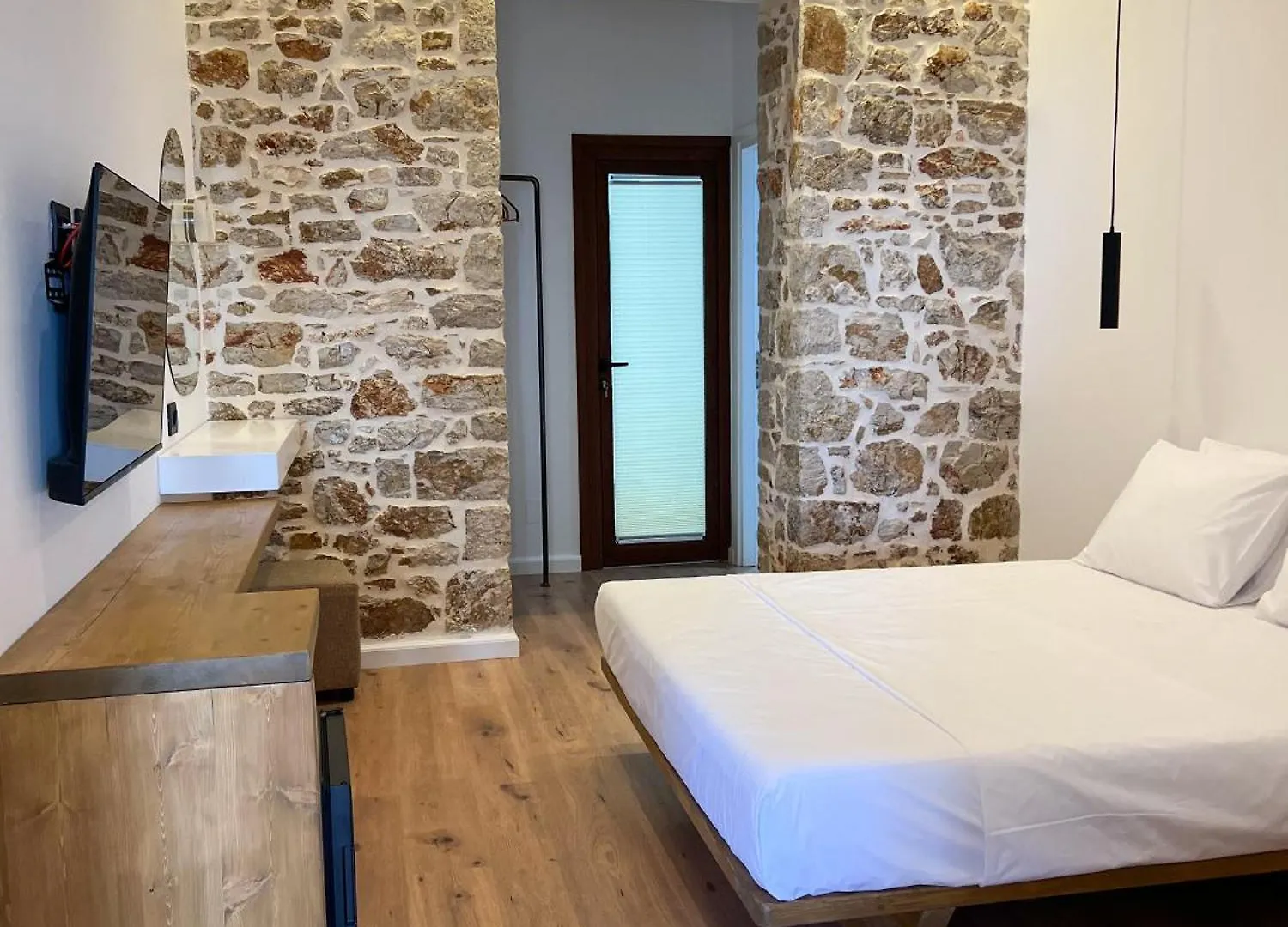 Hotel Acta 1939 Himara Albania